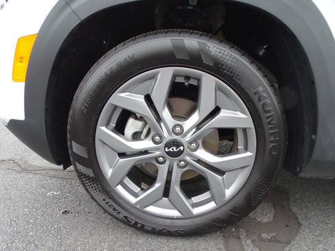 Used 2024 Kia Seltos S image 8