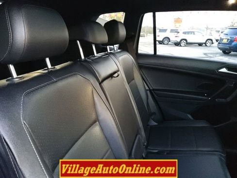 Used 2020 Volkswagen Tiguan SE R-Line image 37