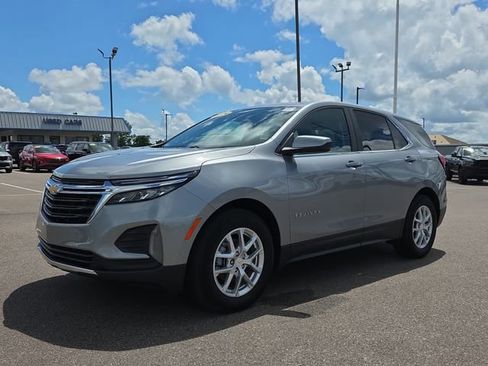 Used 2024 Chevrolet Equinox LT FWD image 1