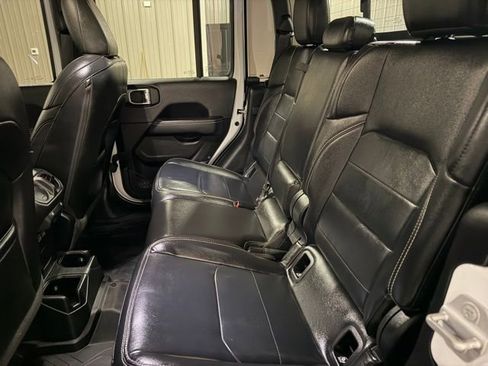 Used 2022 Jeep Gladiator Overland w/ Popular Equipment Package image 17