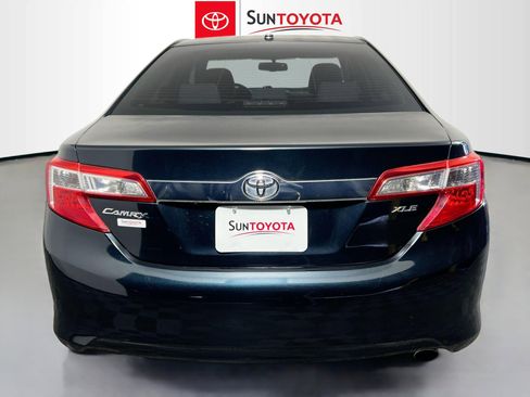 Used 2014 Toyota Camry XLE w/ Leather Package image 5
