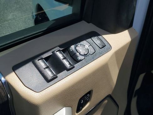 Certified 2021 Ford F250 Lariat w/ Lariat Value Package image 19