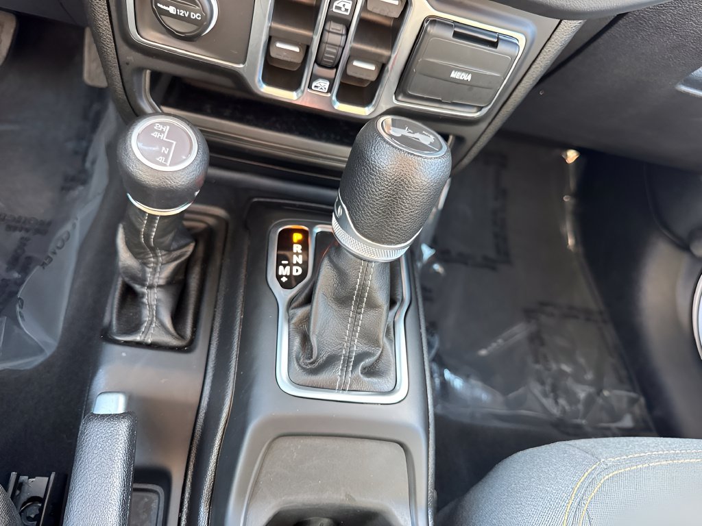 Used 2026 Jeep Wrangler Unlimited Sahara AWD/4WD image 12