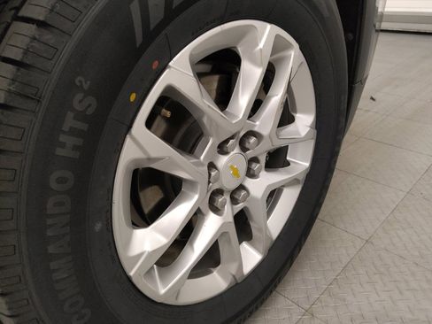 Used 2021 Chevrolet Traverse LS FWD image 31