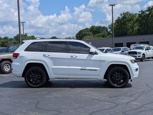 Used 2019 Jeep Grand Cherokee Altitude AWD/4WD image 8