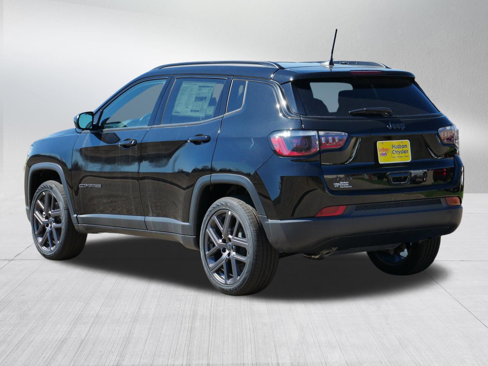 New 2026 Jeep Compass Latitude AWD/4WD image 3