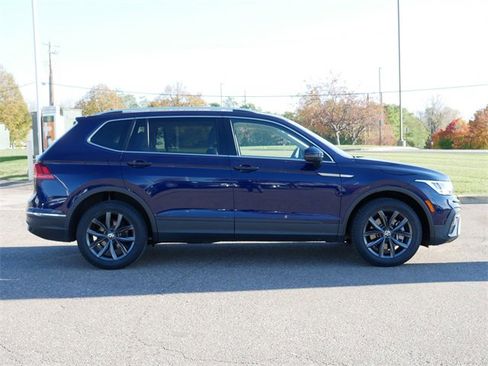 Certified 2022 Volkswagen Tiguan SE image 8