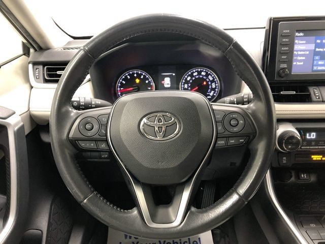 Used 2019 Toyota RAV4 XLE Premium FWD image 16