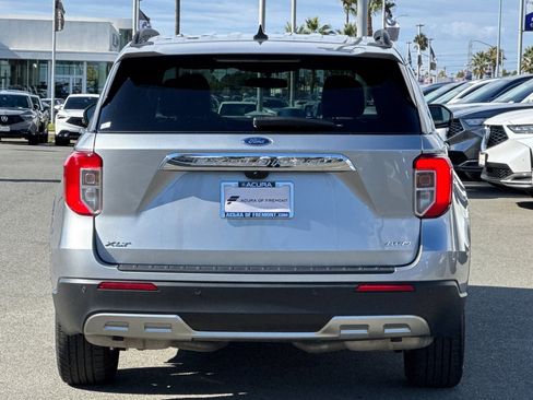 Used 2023 Ford Explorer XLT w/ Equipment Group 202A image 5
