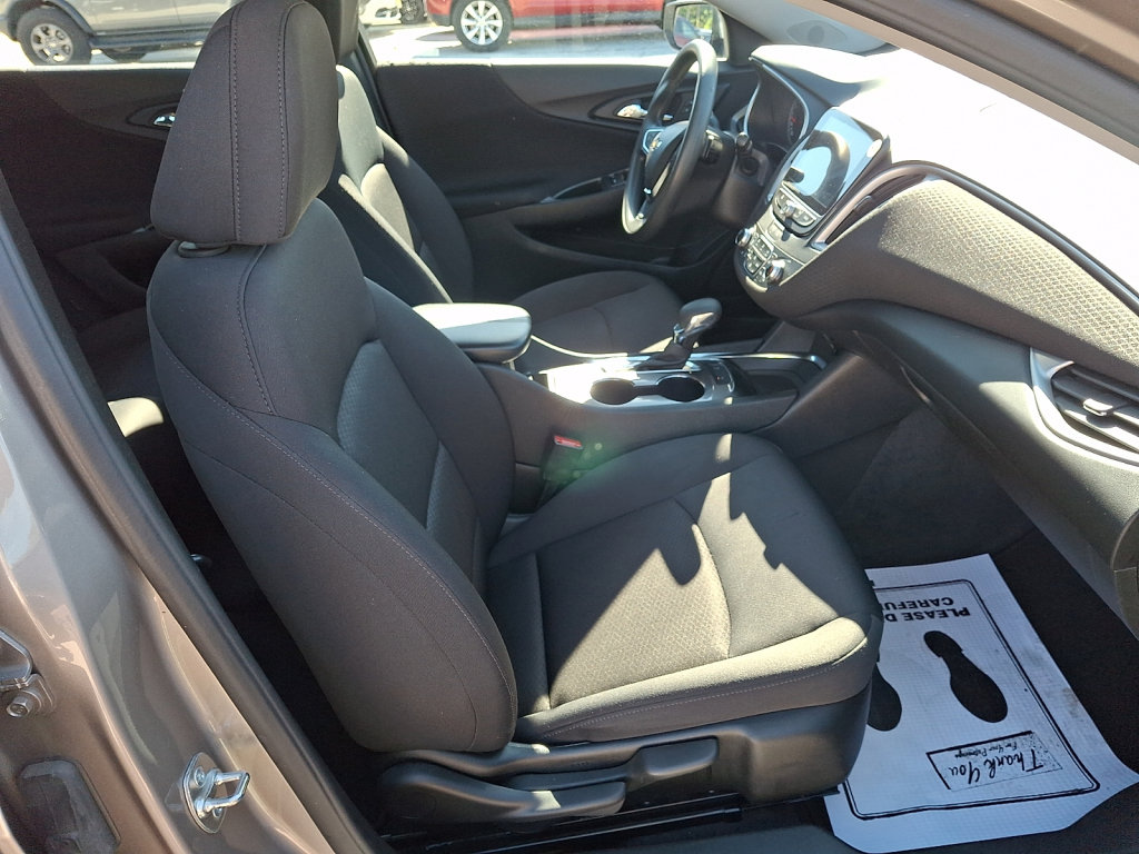 Used 2025 Chevrolet Malibu LT FWD image 15