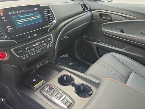 Used 2024 Honda Passport TrailSport image 24