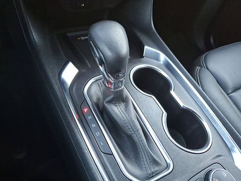 Used 2023 Chevrolet Traverse LT image 15