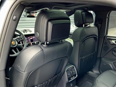 New 2025 Porsche Macan image 26