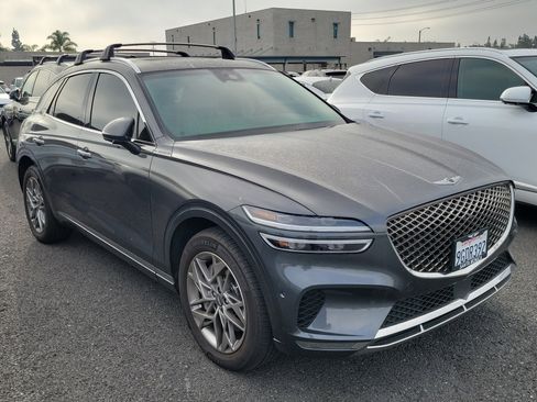 Used 2023 Genesis GV70 2.5T w/ Advanced Package image 3