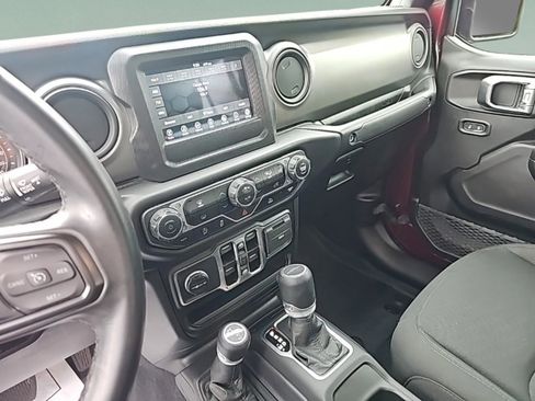 Used 2021 Jeep Gladiator Sport image 21