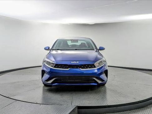 Used 2023 Kia Forte LXS image 12