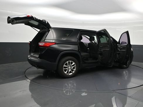 Used 2018 Chevrolet Traverse LS FWD image 34