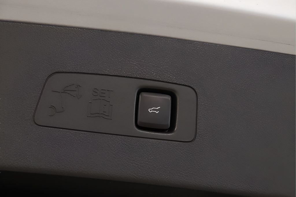 Used 2024 Lincoln Corsair Grand Touring AWD/4WD image 30