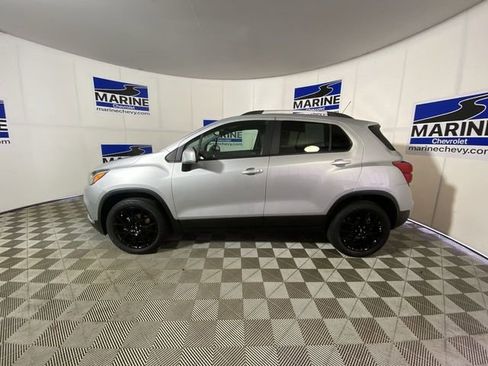 Certified 2022 Chevrolet Trax LT w/ Driver Confidence Package image 10