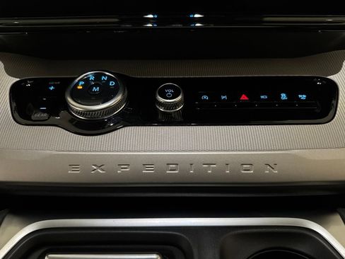 New 2025 Ford Expedition Max Active image 14