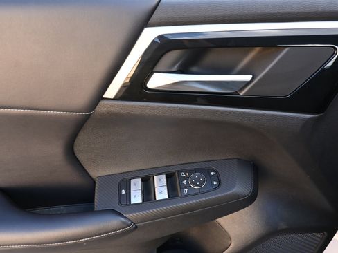 Used 2023 Mitsubishi Outlander SE image 15