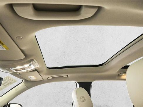 Used 2023 Mercedes-Benz GLB 250 4MATIC image 17