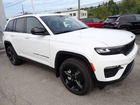 New 2025 Jeep Grand Cherokee Limited w/ Black Appearance Package image 9