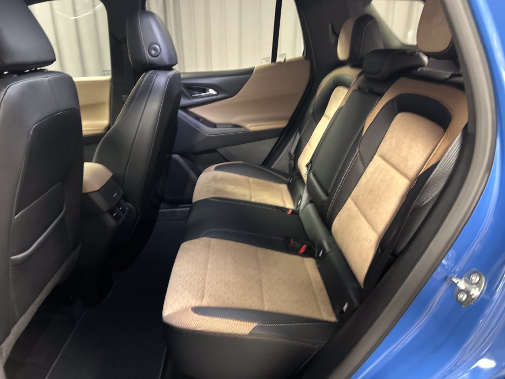 Used 2025 Chevrolet Equinox ACTIV FWD image 23