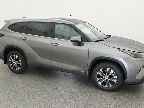 New 2026 Toyota Highlander XLE AWD/4WD image 12