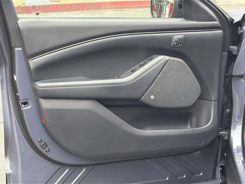 Used 2021 Ford Mustang Mach-E Premium image 19