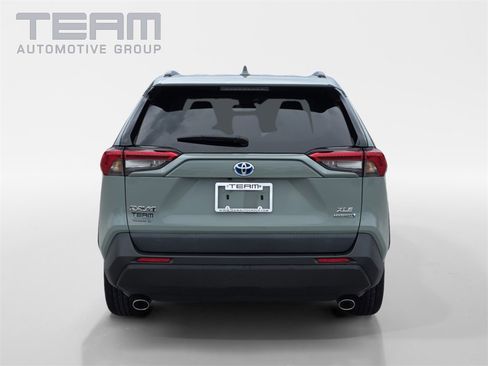 Used 2021 Toyota RAV4 XLE w/ Convenience Package image 6