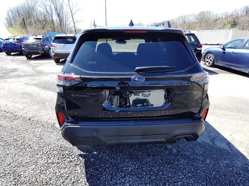 Used 2025 Subaru Forester Premium AWD/4WD image 4