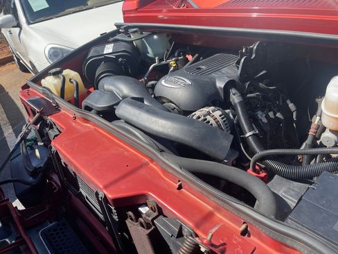 Used 2003 HUMMER H2 w/ Preferred Equipment Group image 33