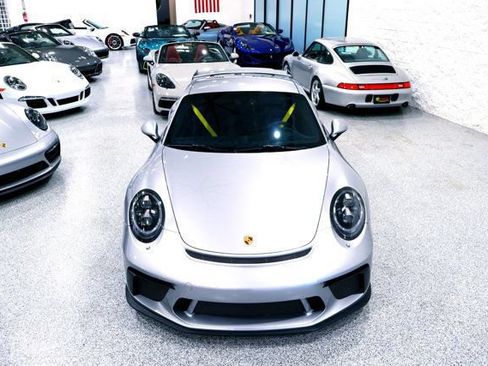 Used 2018 Porsche 911 GT3 RWD image 17