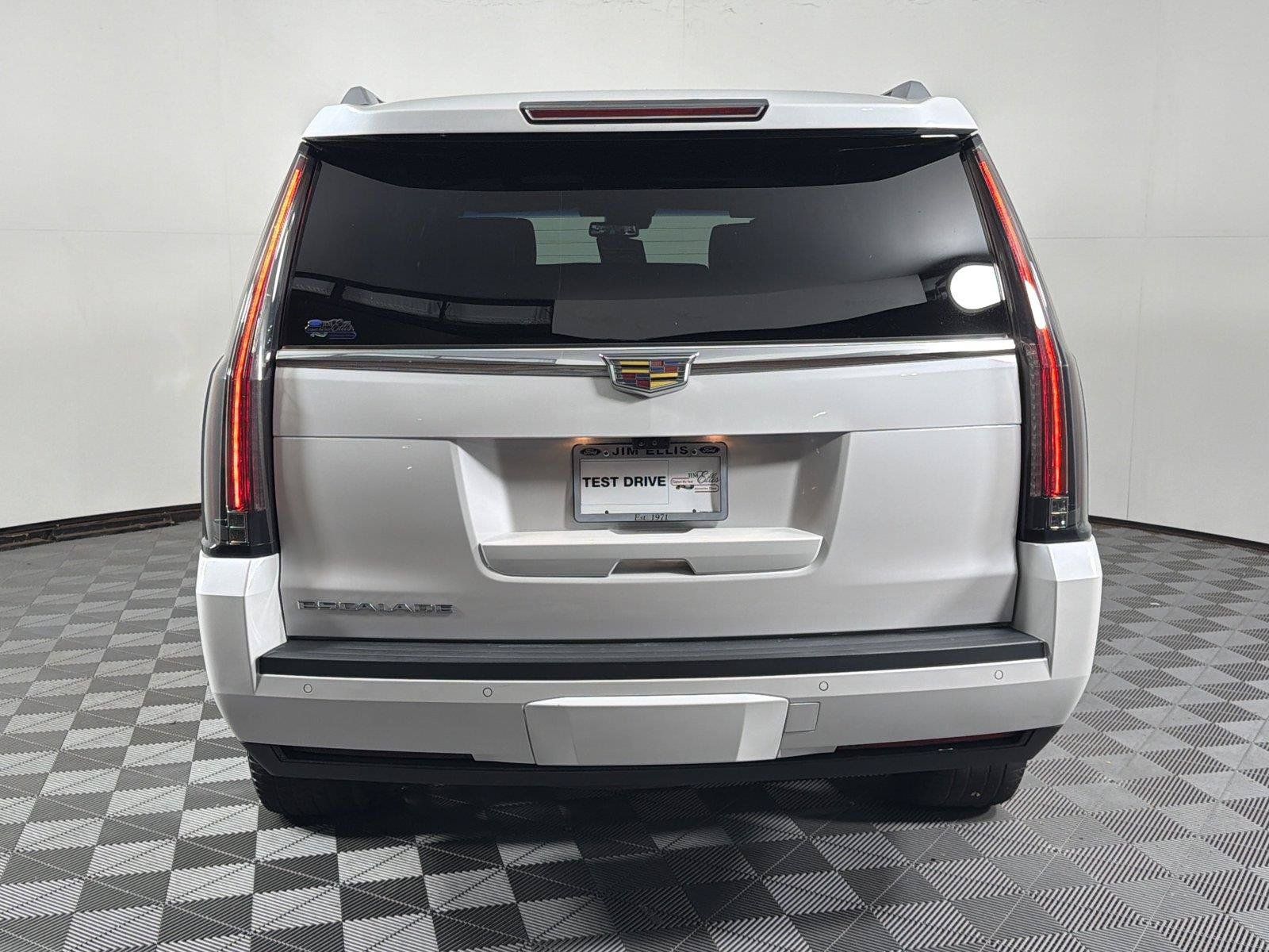 Used 2019 Cadillac Escalade Platinum AWD/4WD image 6