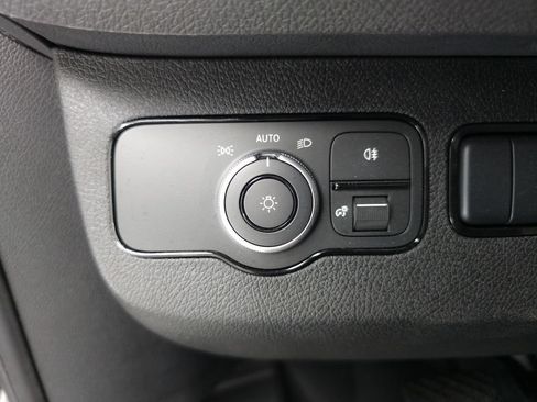 Used 2025 Mercedes-Benz Sprinter 2500 image 9