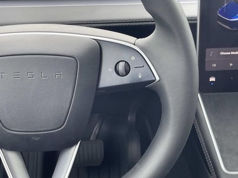 Used 2026 Tesla Model Y 2WD image 9