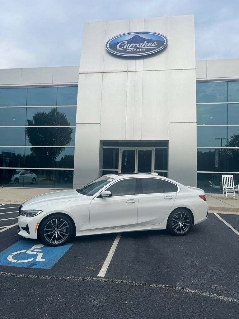 Used 2019 BMW 330i Sedan RWD image 2