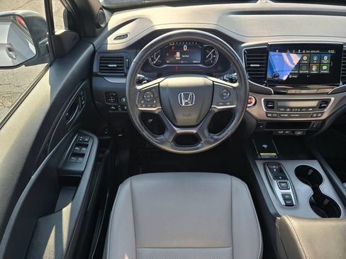 Used 2025 Honda Passport EX-L image 18