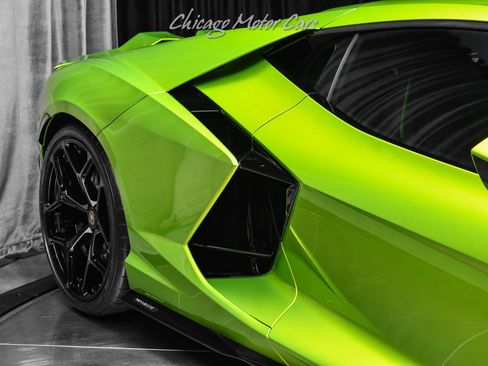 Used 2025 Lamborghini Revuelto AWD/4WD image 40
