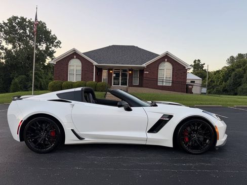 Used 2015 Chevrolet Corvette Z06 w/ 2LZ Preferred Equipment Group RWD image 19
