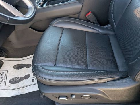 Used 2021 GMC Yukon Denali w/ Denali Premium Package image 24