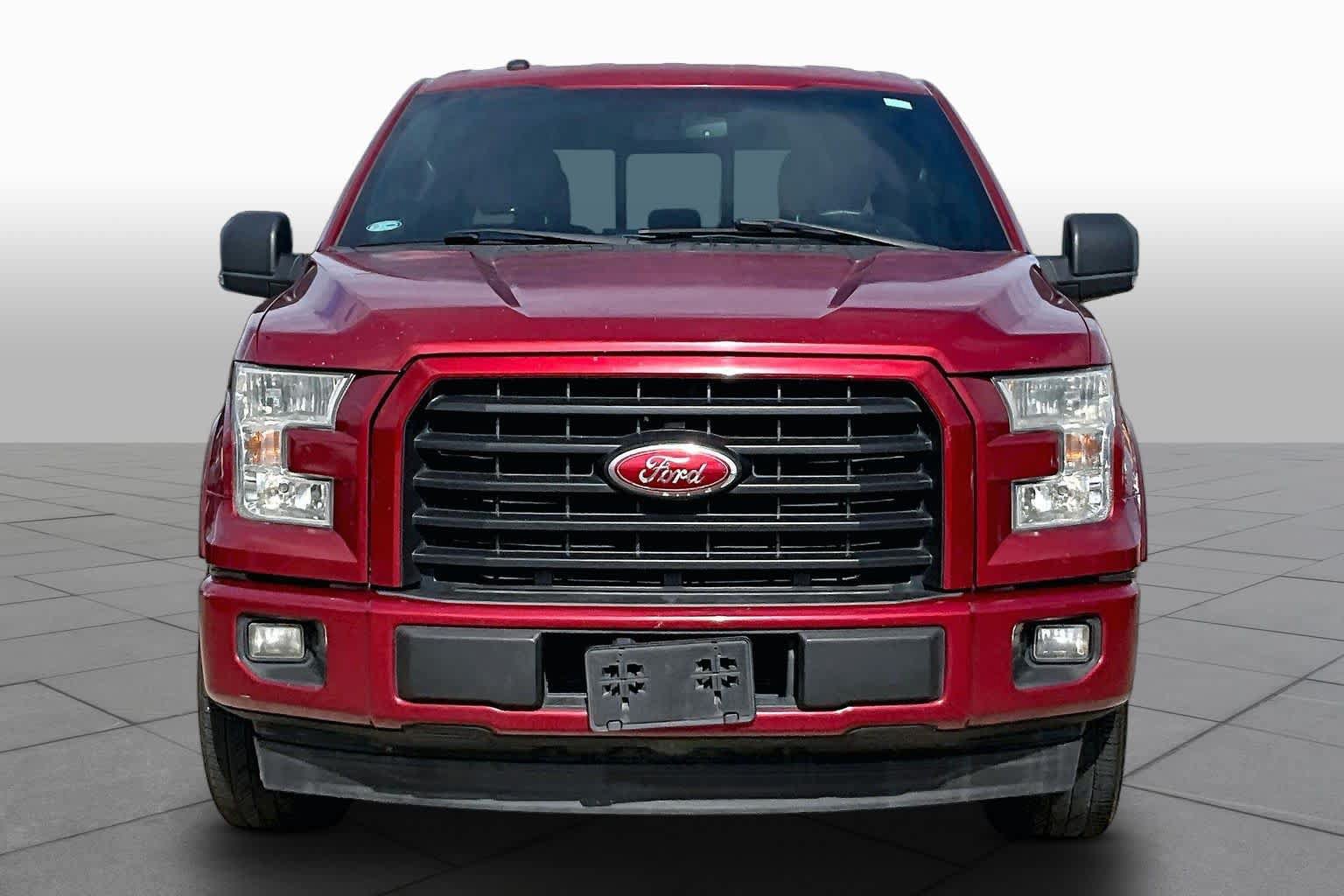 Used 2017 Ford F150 XLT w/ Equipment Group 302A Luxury RWD image 3