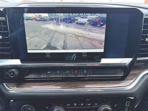 Used 2022 Chevrolet Silverado 1500 LT image 14