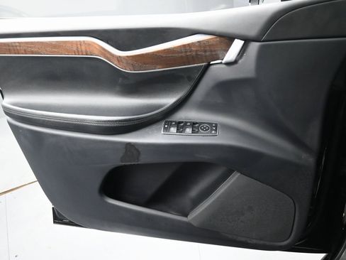 Used 2020 Tesla Model X Long Range image 21