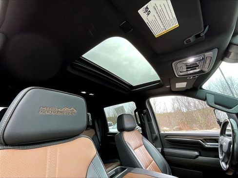 Used 2024 Chevrolet Silverado 2500 High Country w/ High Country Premium Package AWD/4WD image 21