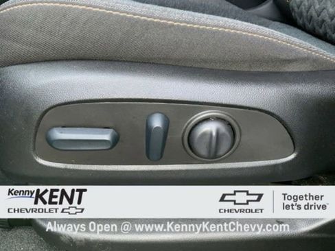 Used 2025 Jeep Wrangler Unlimited Sport AWD/4WD image 14