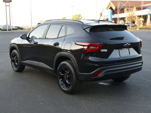 New 2026 Chevrolet Trax LT w/ Driver Confidence Package FWD image 6