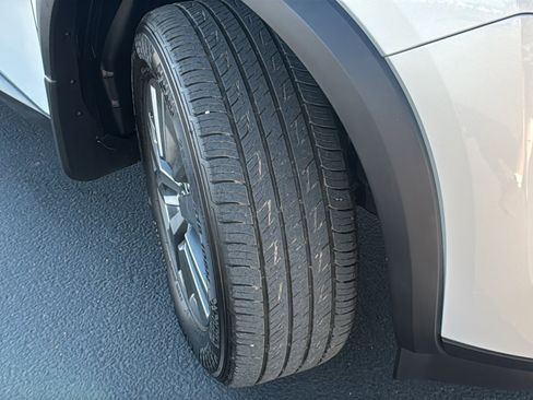 Used 2024 Nissan Pathfinder S image 10