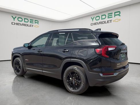 Used 2024 GMC Terrain AT4 AWD/4WD image 9